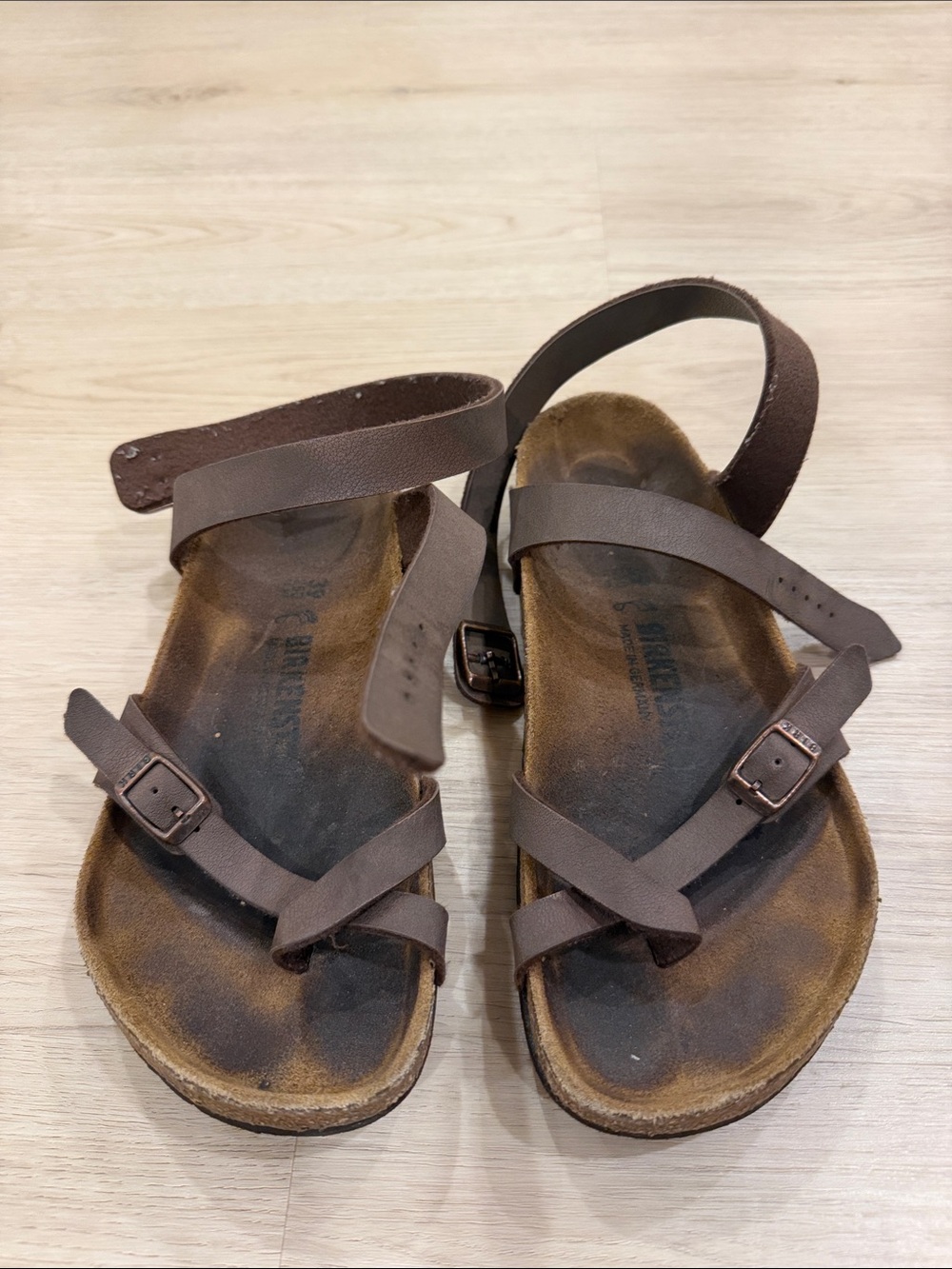 Birkenstocks 39 L8 Brown Strappy Leather Sandals